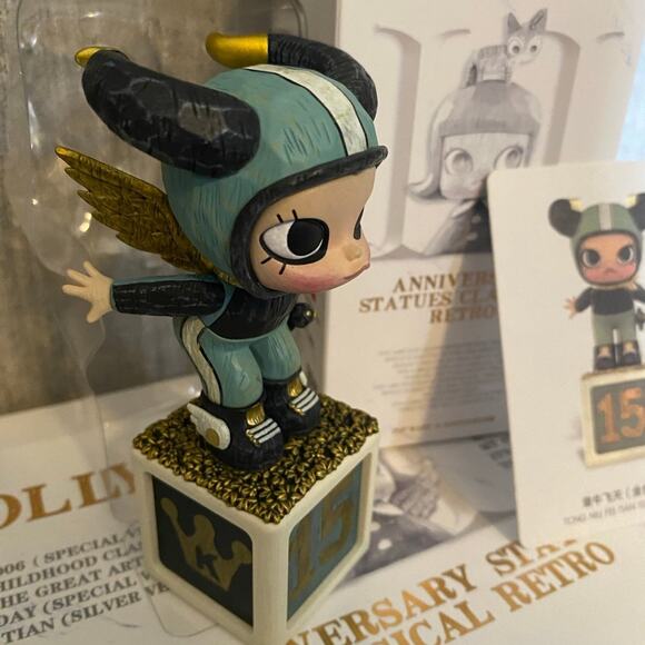 POPMART x Molly Artline Classical Retro Blind Box 9/10 - Picture 1 of 3